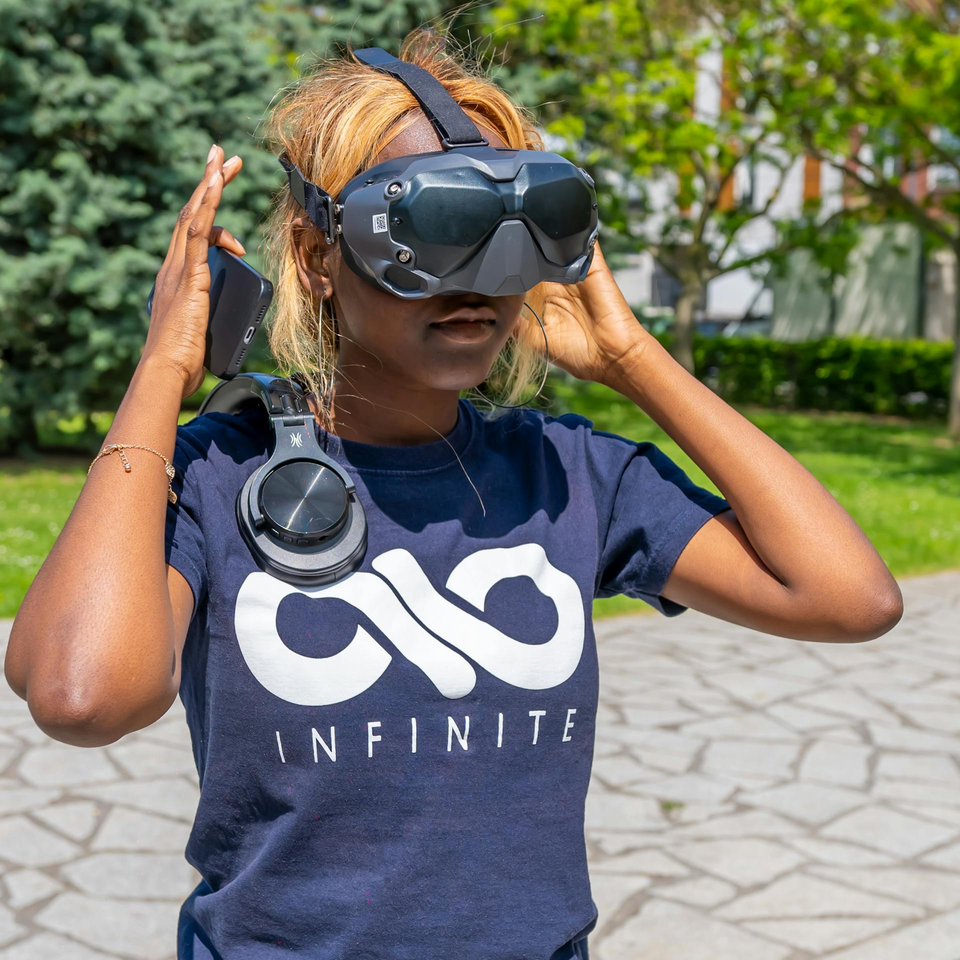 Understanding the Impact of AR and VR on Online Shopping